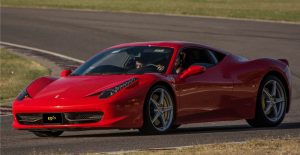 Vairuok Ferrari 458 trasoje